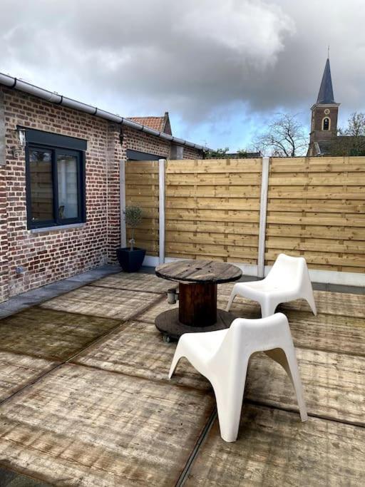 Entre Ville Et Campagne Appartement Cosy Avec Parking Et Terrasse Wood Coutiches 外观 照片